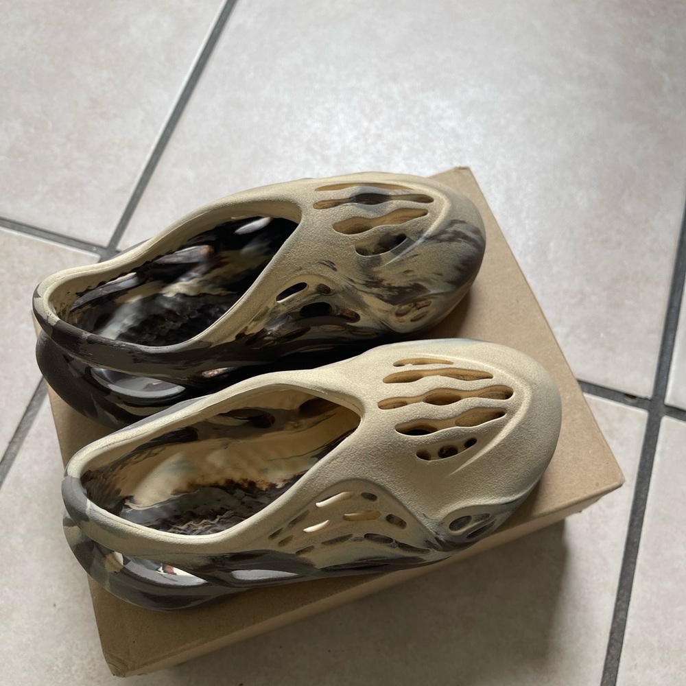 Stylish Beige and Brown Women's Shoes